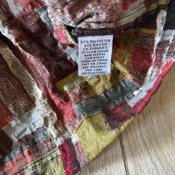 NWT Habitat Patchwork Print Top in Garnet XS - Picture 9 of 12